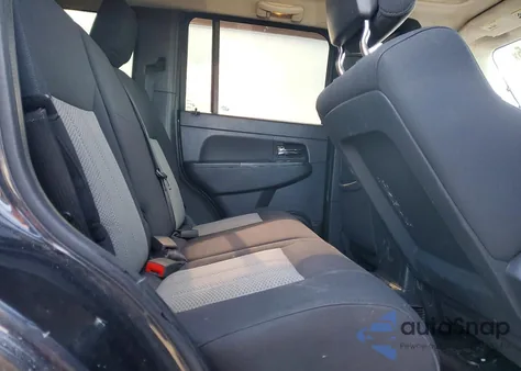 2010 Jeep Liberty Sport z USA, uszkodzony, nr VIN 1J4PN2GK9AW159675